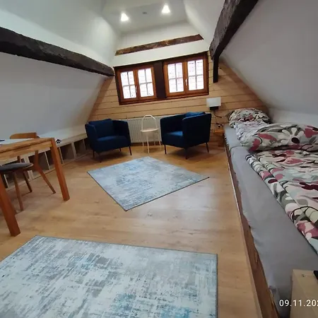 Dachgeschosswohnung In Der Altstadt Inklusive Parkplatz * Альсфельд