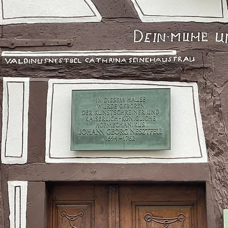 Dachgeschosswohnung In Der Altstadt Inklusive Parkplatz Апартаменты *