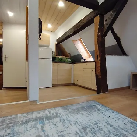 Dachgeschosswohnung In Der Altstadt Inklusive Parkplatz Апартаменты Альсфельд