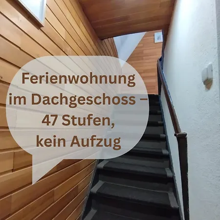 Апартаменты Dachgeschosswohnung In Der Altstadt Inklusive Parkplatz Альсфельд