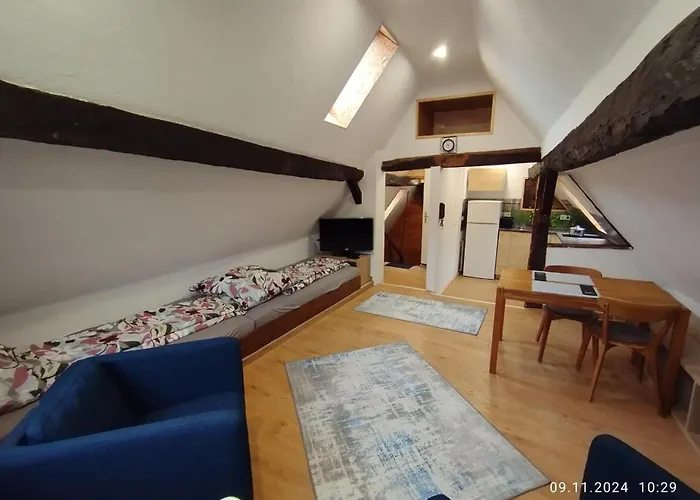 Dachgeschosswohnung In Der Altstadt Inklusive Pkw-parkplatz * Alsfeld